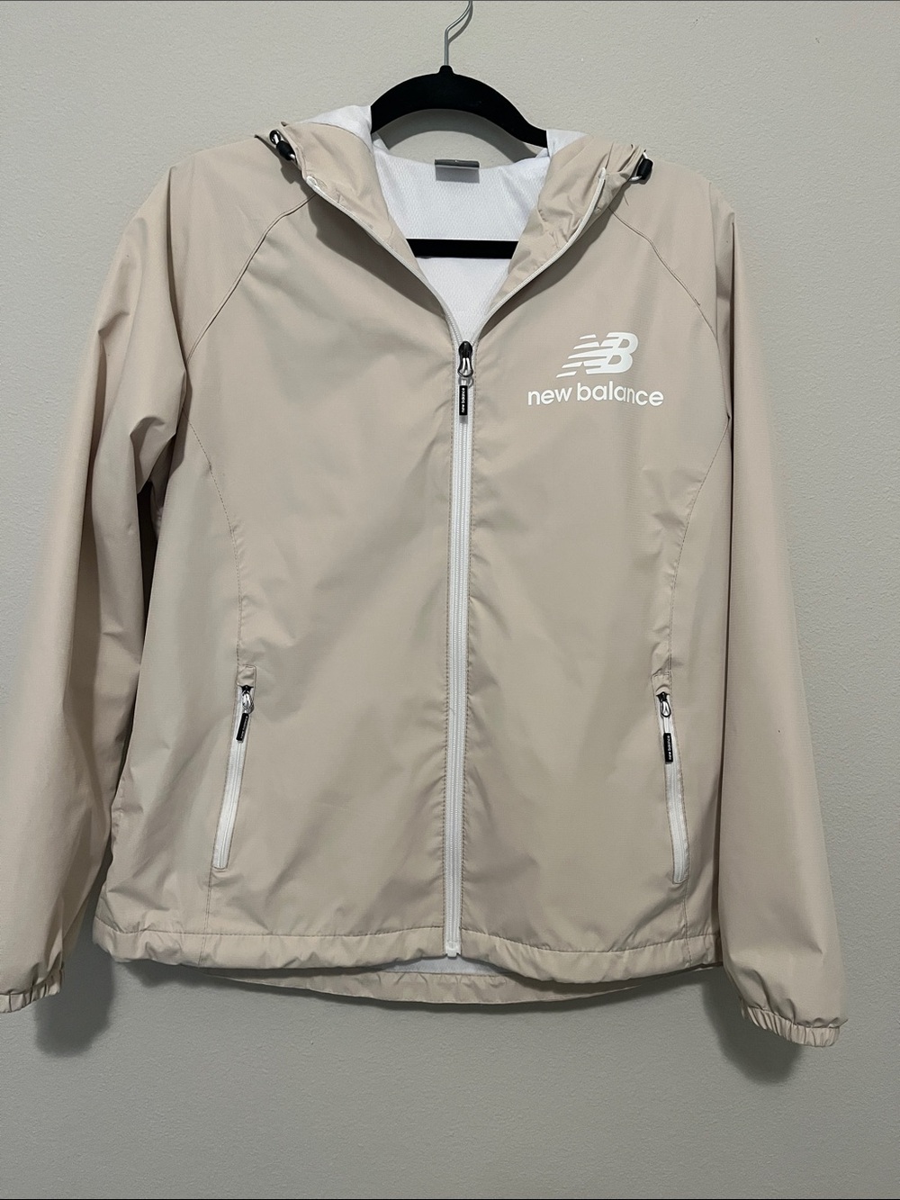 New Balance Beige and White Hooded Windbreaker Women’s Large